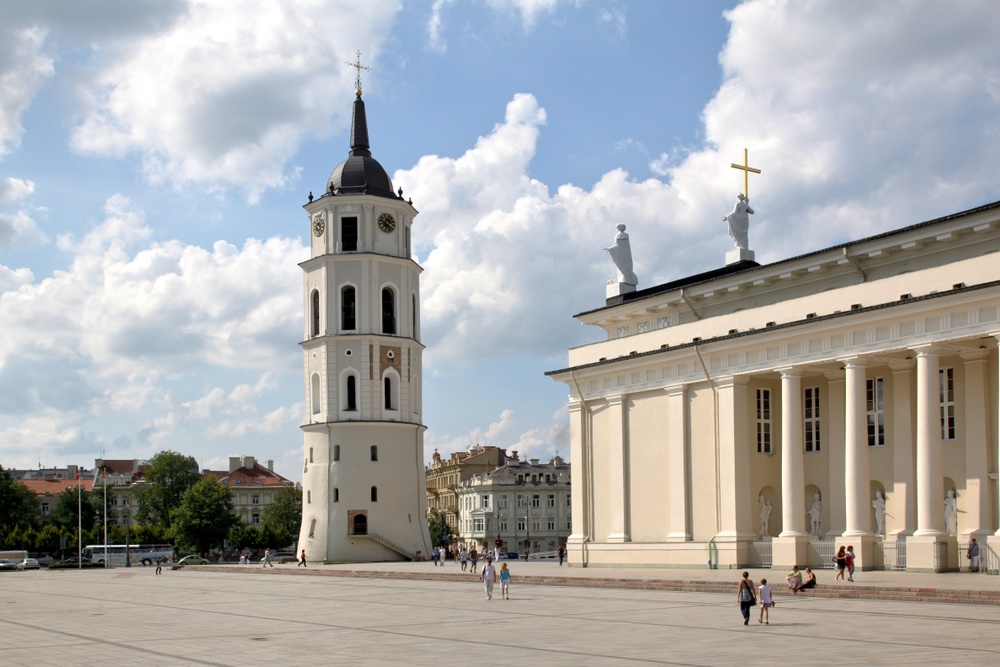 Kathedralenplatz mit Glockenturm 2