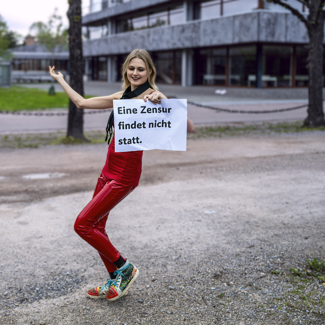 Kathi Zensur vor dem Bundesverfassungsgericht-7674_be