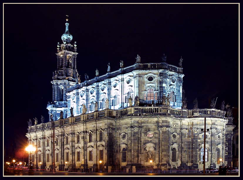 "Katholische Hofkirche in Dresden"