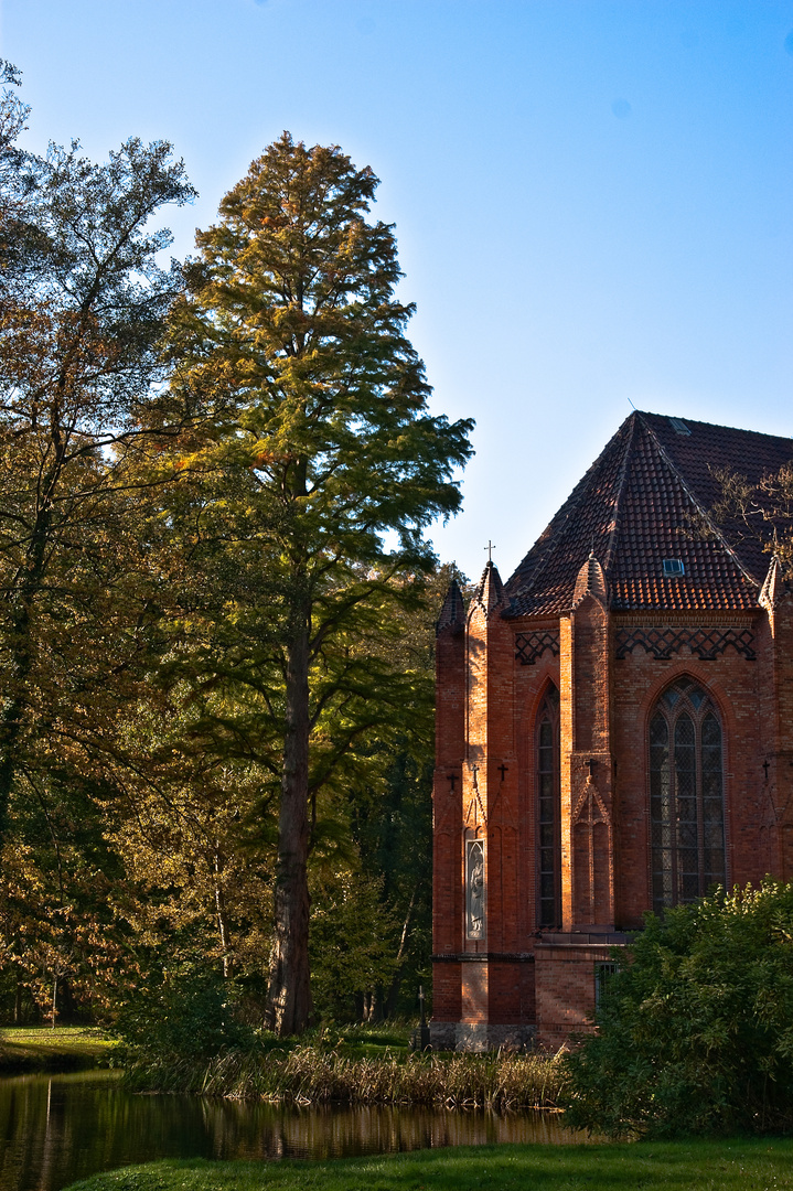 Katholische Kirche im Schloßpark