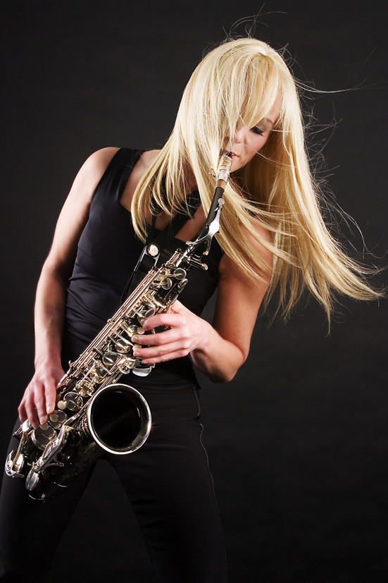 Kathrin Eipert mit Saxophon