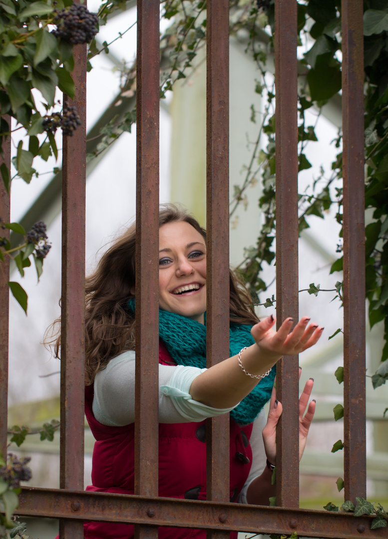 Kathuscha hinter Gittern