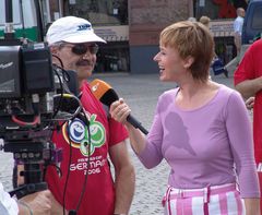 Katja lacht lieber, auch bei der Arbeit