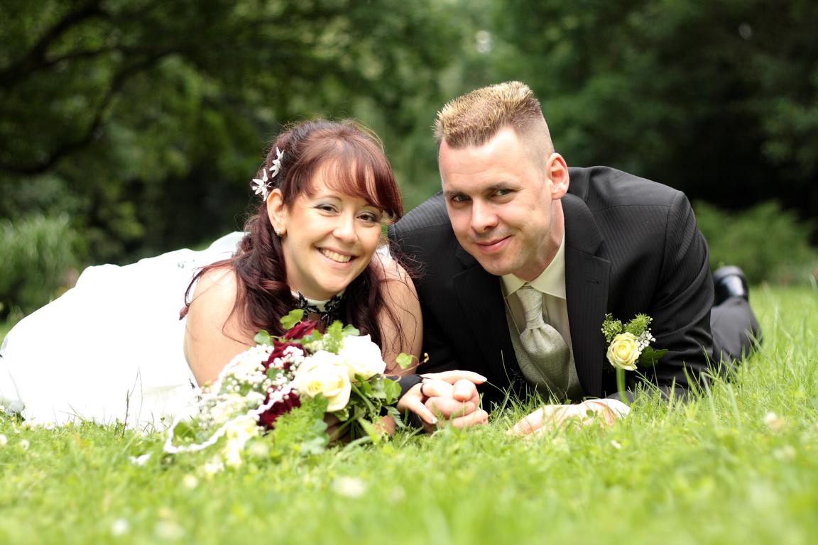 Katja und Maik im Stadtpark (Hochzeit)