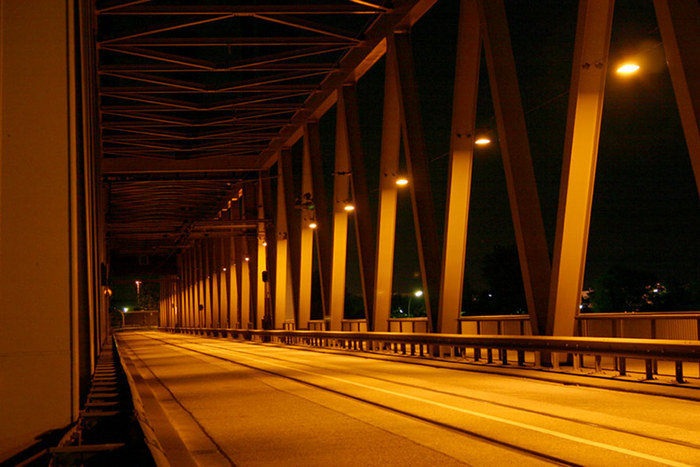 Kattwykbrücke - Spiel mit Licht und Schatten