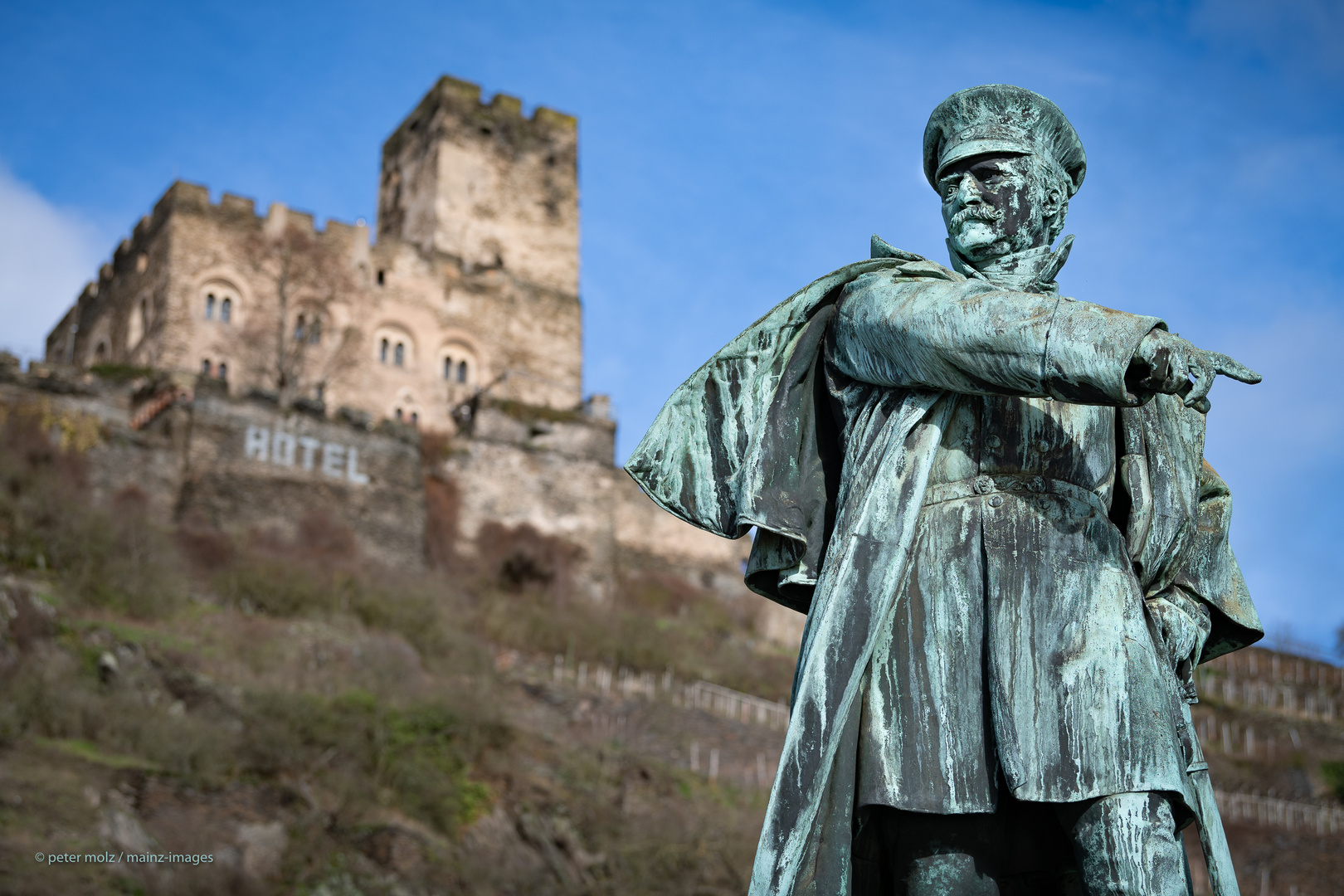 Kaub im Mittelrheintal - Blücher Denkmal und Burg Gutenfels 