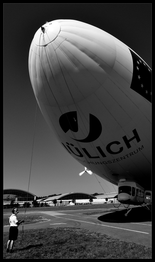 Kauf Dir einen bunten Luftballon,....