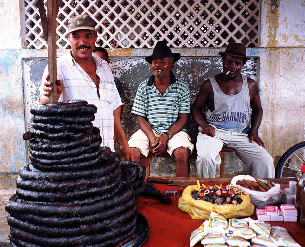 kautabakverkauf auf dem markt von Cachoeira