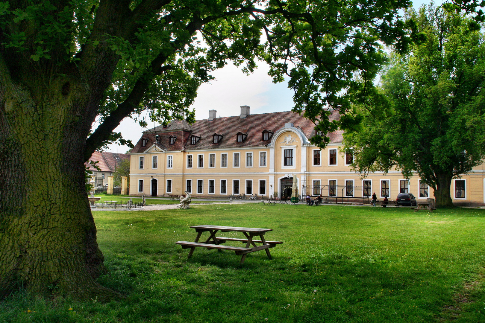 Kavalierhaus des Schlosses Brühl in Brody (Pförten)