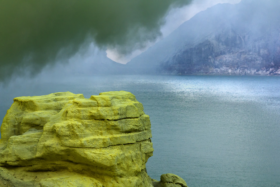 Kawah Ijen - crater lake