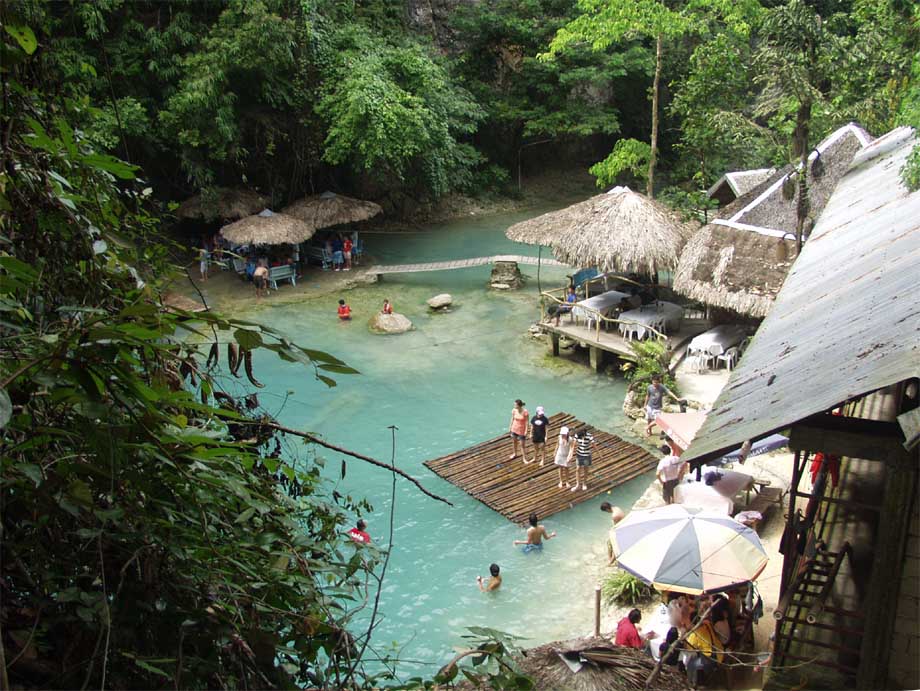 Kawasan Falls Resort von oben