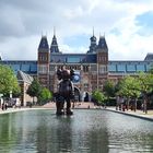 Kaws vor dem Rijksmuseum