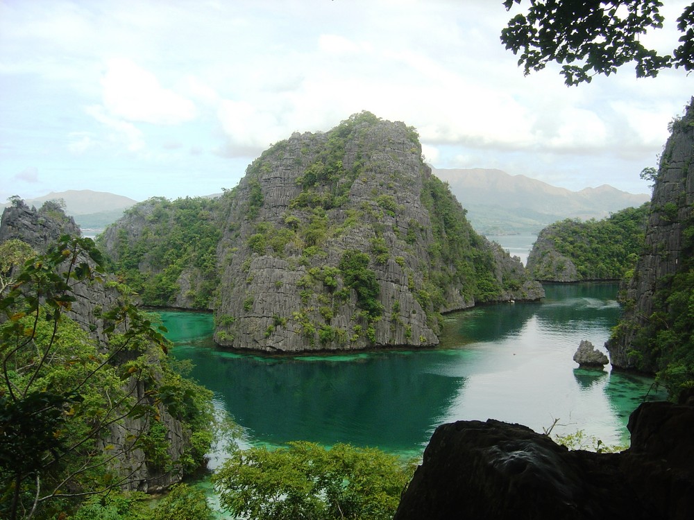 Kayangan Lake