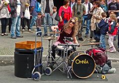 KDK 2010. drumming with sunflowers