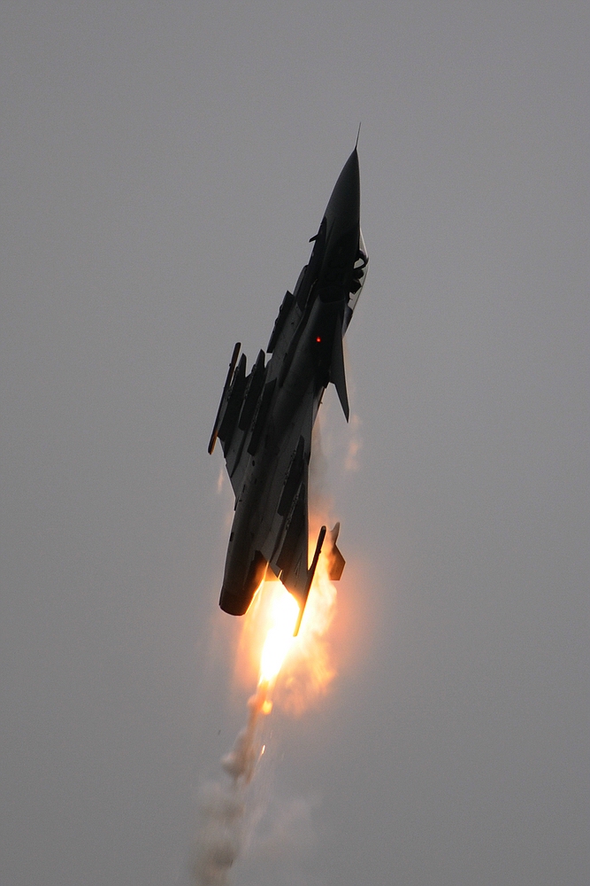 Kecskemét International Airshow 2010, burning Gripen