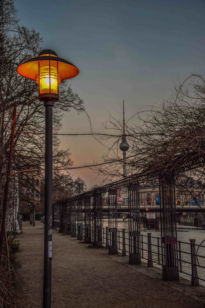 Keep your Lamp trimmed and burning Foto & Bild deutschland, europe