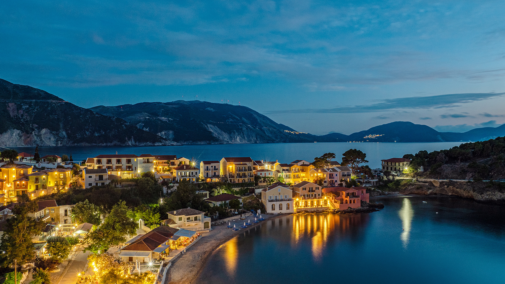 Kefalonia. Assos, Blaue Stunde.