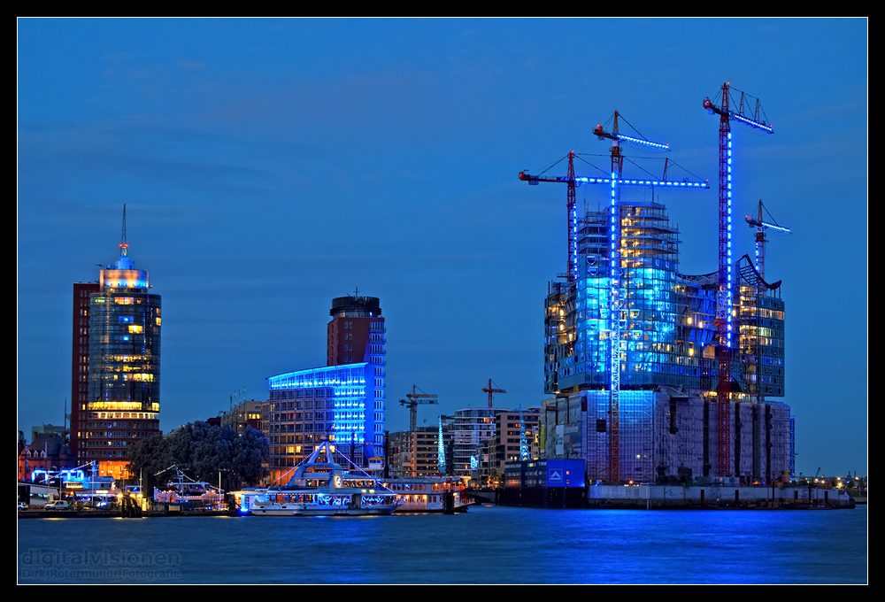 Kehrwieder und Elbphilharmonie @ Blue Port 2010 /2.