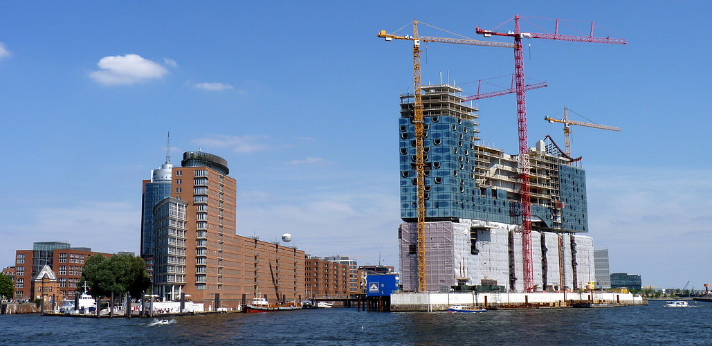 Kehrwiederspitze und die  Elbphilharmonie