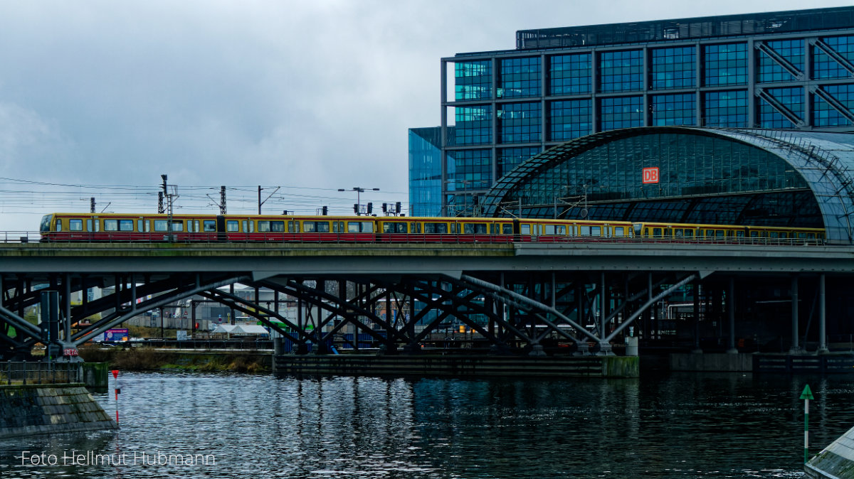 KEIN APRILSCHERZ!!!! DER BETON BRÖSELT. 