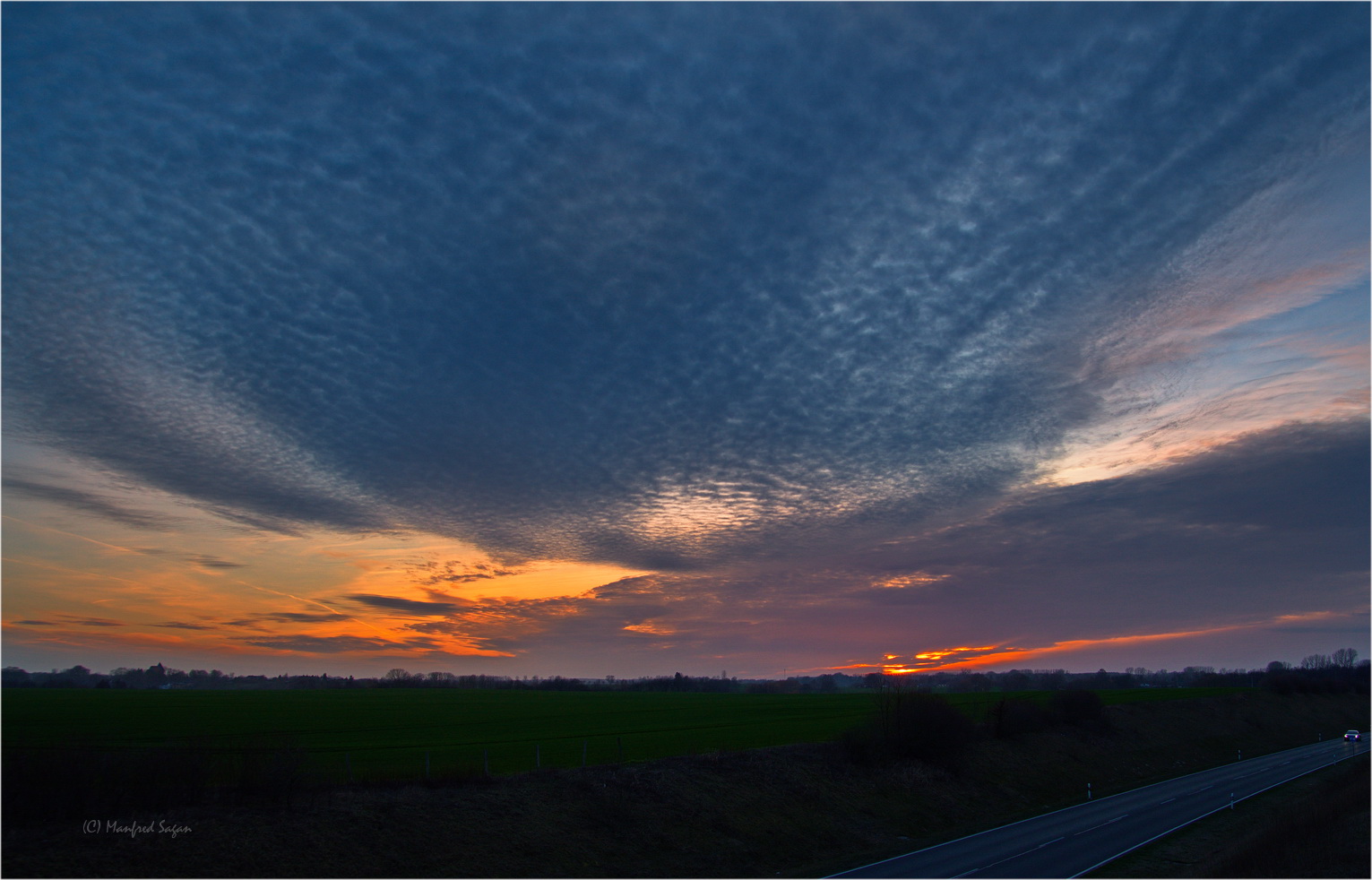 Kein klassischer Sonnenuntergang aber eine Wahnsinns Wolkenstruktur...