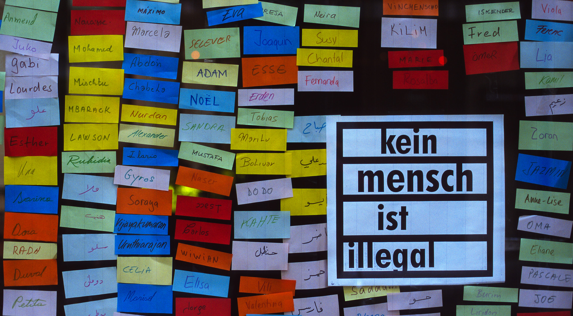 Kein Mensch ist illegal