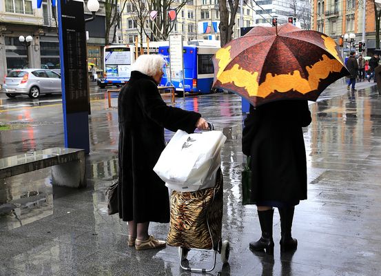 Kein Wetter zu schlecht, ein Schwätzchen zu halten