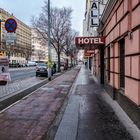 Kein Wetter zum Stadtbummel Schatzi, Hotel oder Cafe?