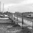 Keine handbreit Wasser unterm Kiel,  Vareler Hafen