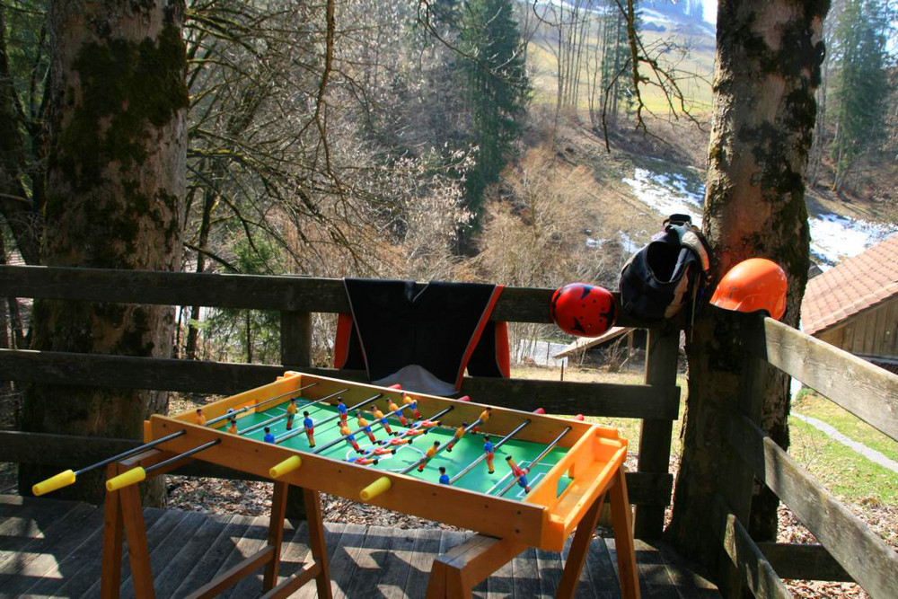 keine Lust auf paddeln? Wie wär es mit einem Kickerspiel auf der Terasse der Lodge ?