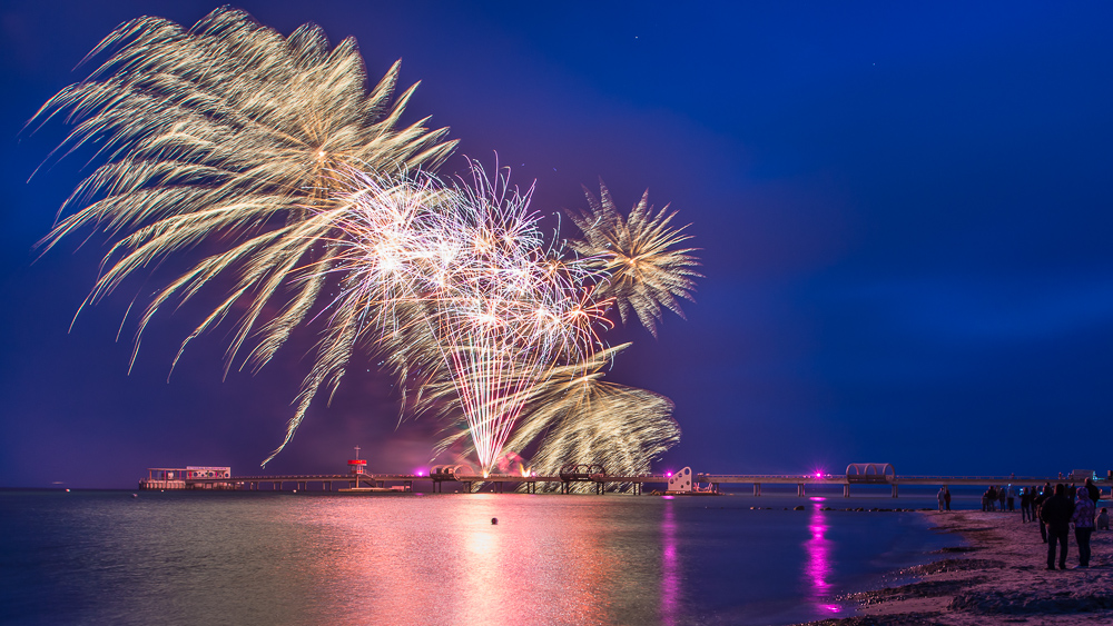 Kellenhusen 2013 - Seebrücke im Lichtermeer - I