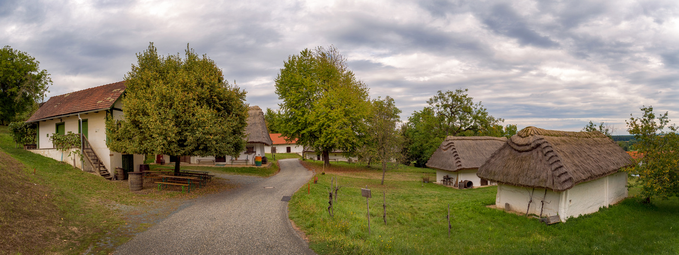 Kellergasse in Heiligenbrunn