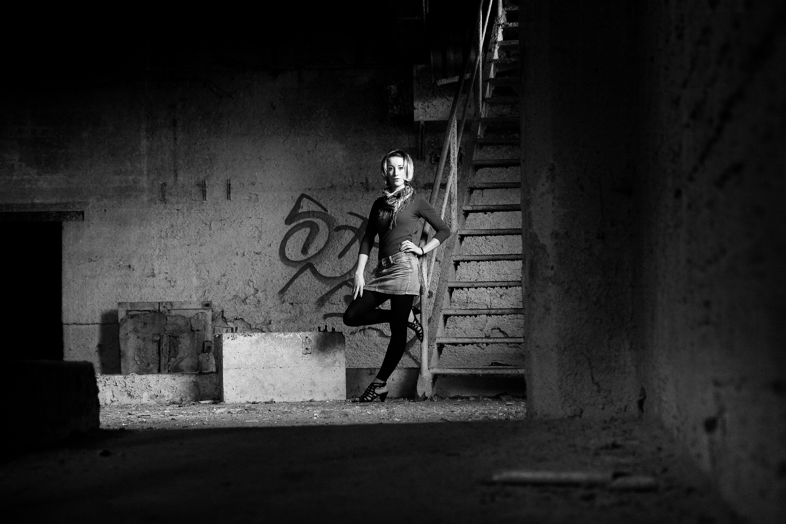 Kellerkind Foto & Bild | indoor, fashion, menschen Bilder auf fotocommunity