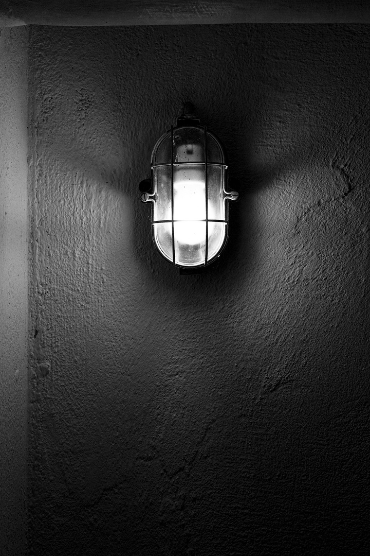 Kellerlicht Foto & Bild | lampen und leuchten, alltagsdesign, motive