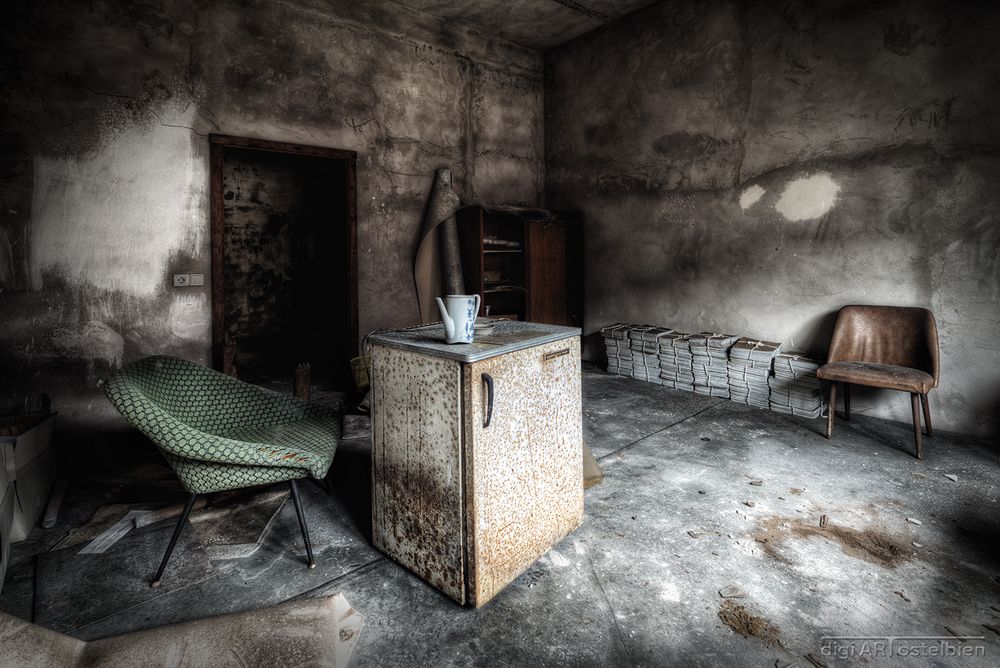 Kellerwohnung Foto & Bild | architektur, marodes, lost places Bilder