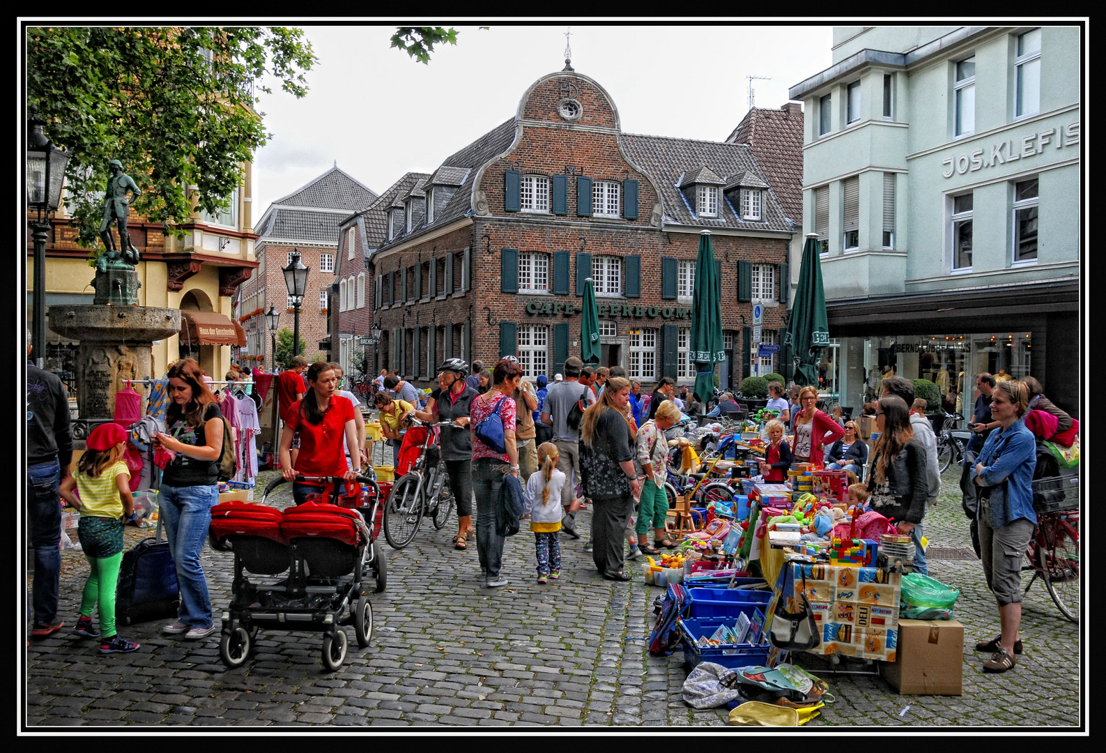 Kempen - Kinderflohmarkt auf dem Buttermarkt