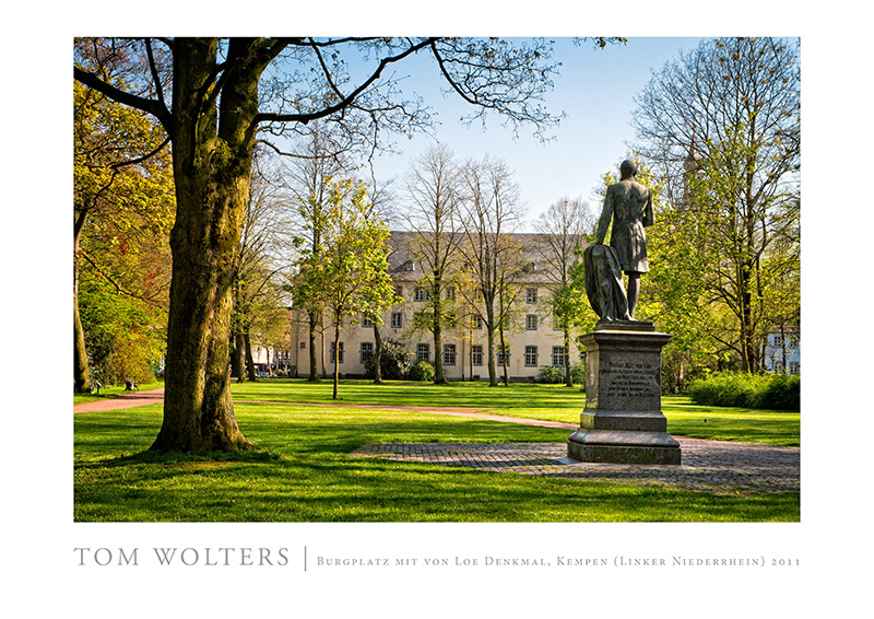 Kempen Poster | Burgpark mit von-Loe-Denkmal , Kempen (Linker Niederrhein) 2011