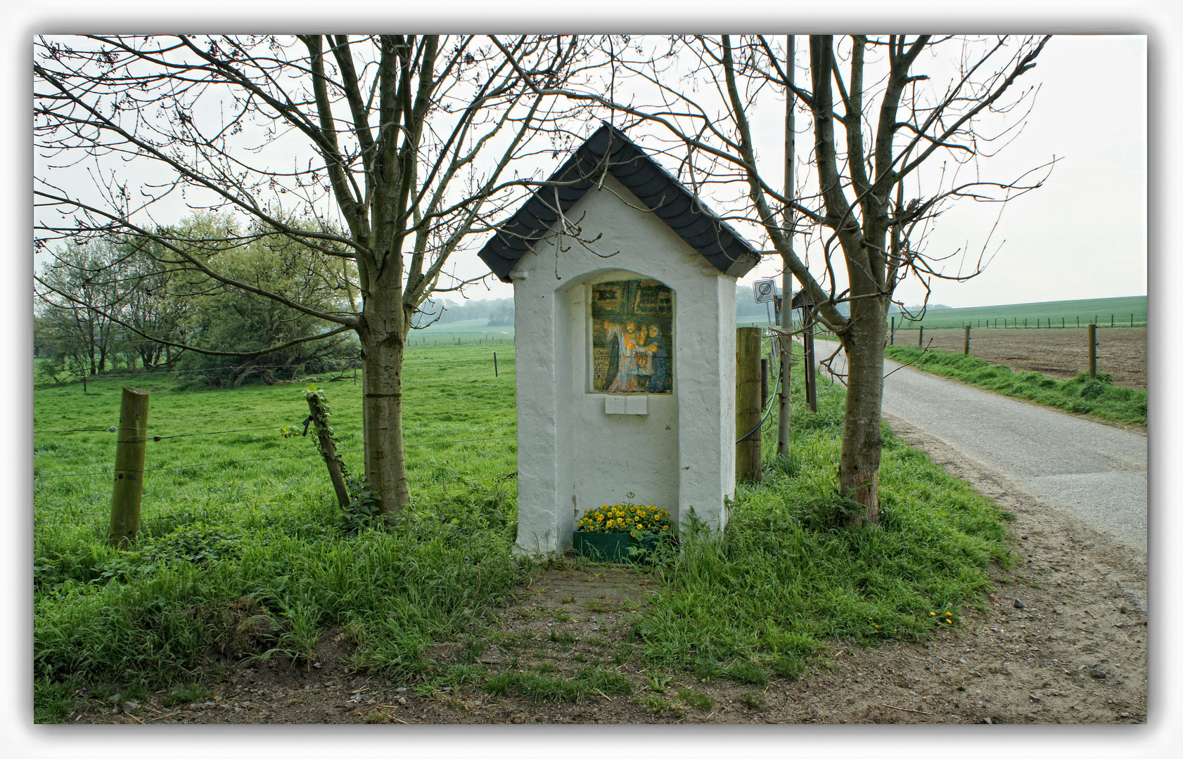 Kempen-Tönisberg: Heiligenhäuschen am Haus Erprath