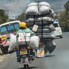 Kenia - Schwerlast-Transporter