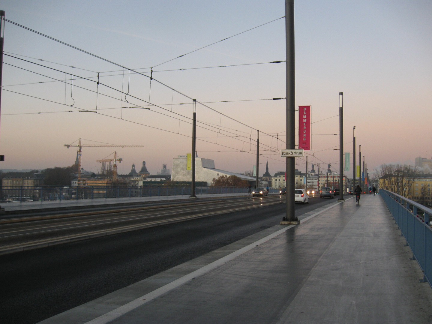 Kennedybrücke am Morgen