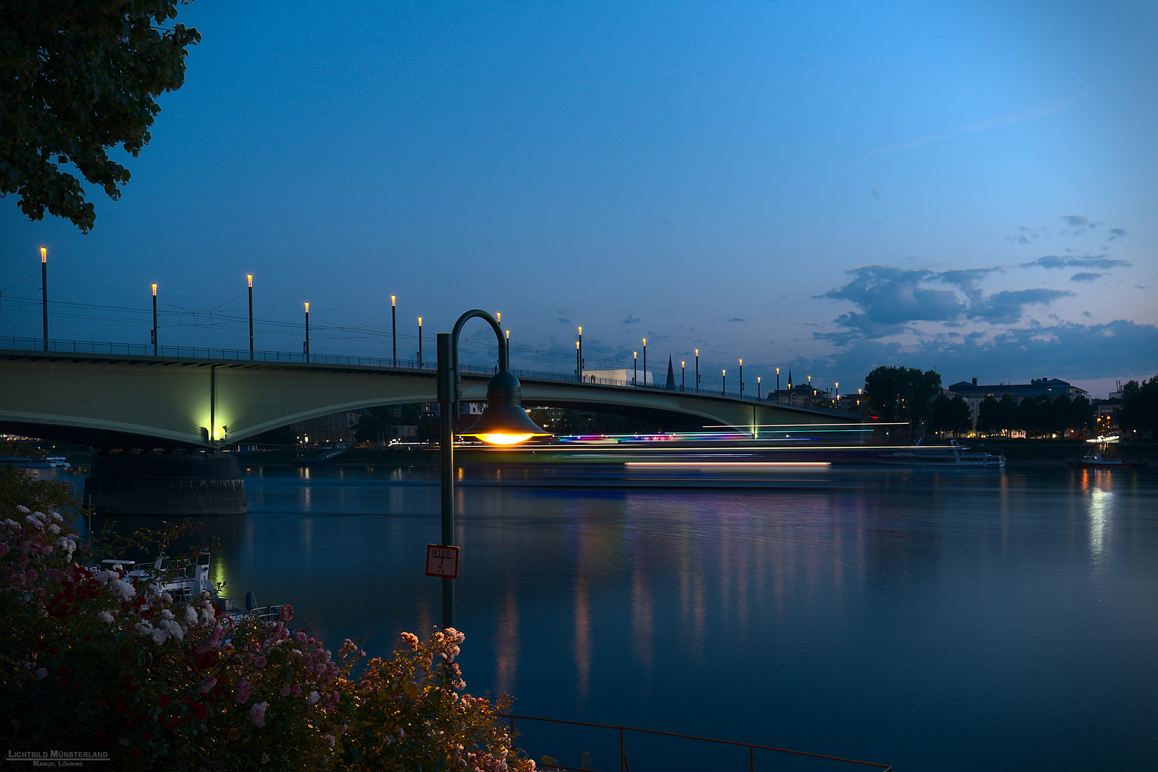 Kennedybrücke an einem Sommerabend