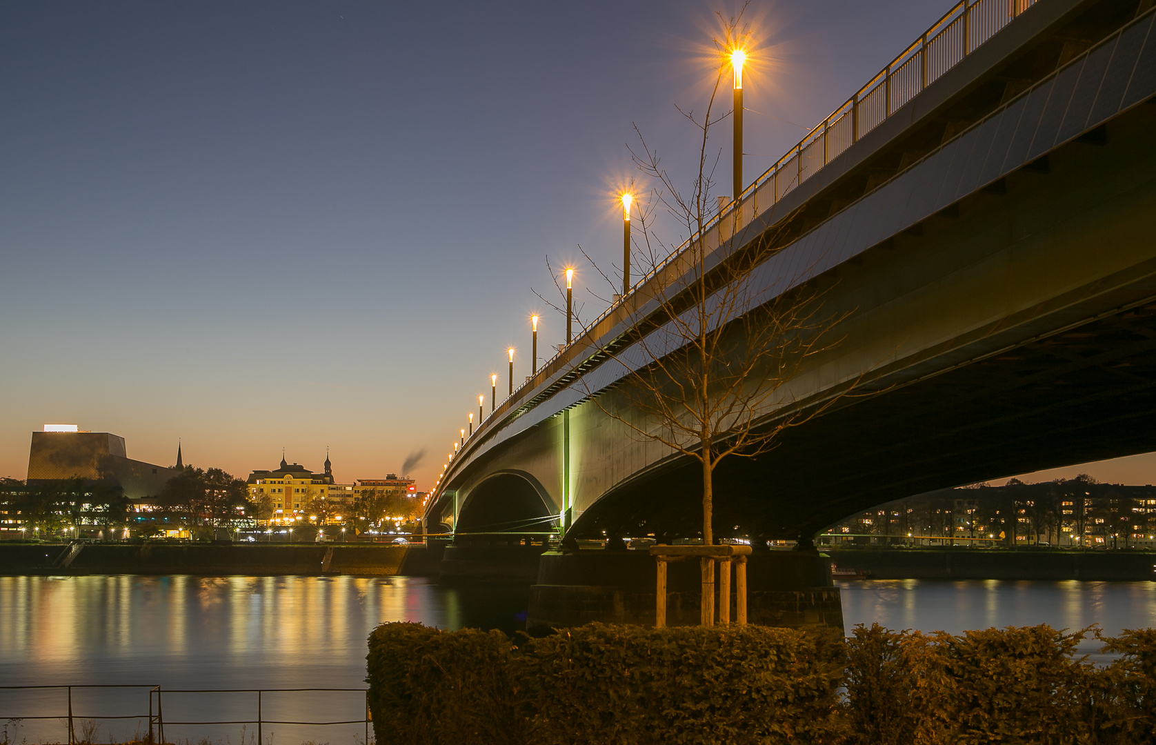 Kennedybrücke und Oper