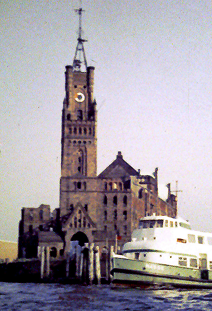 Kennt denn noch jemand in Hamburg diesen Turm?