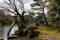 Kenroku-en Garten in Kanazawa - Kotoji-Laterne