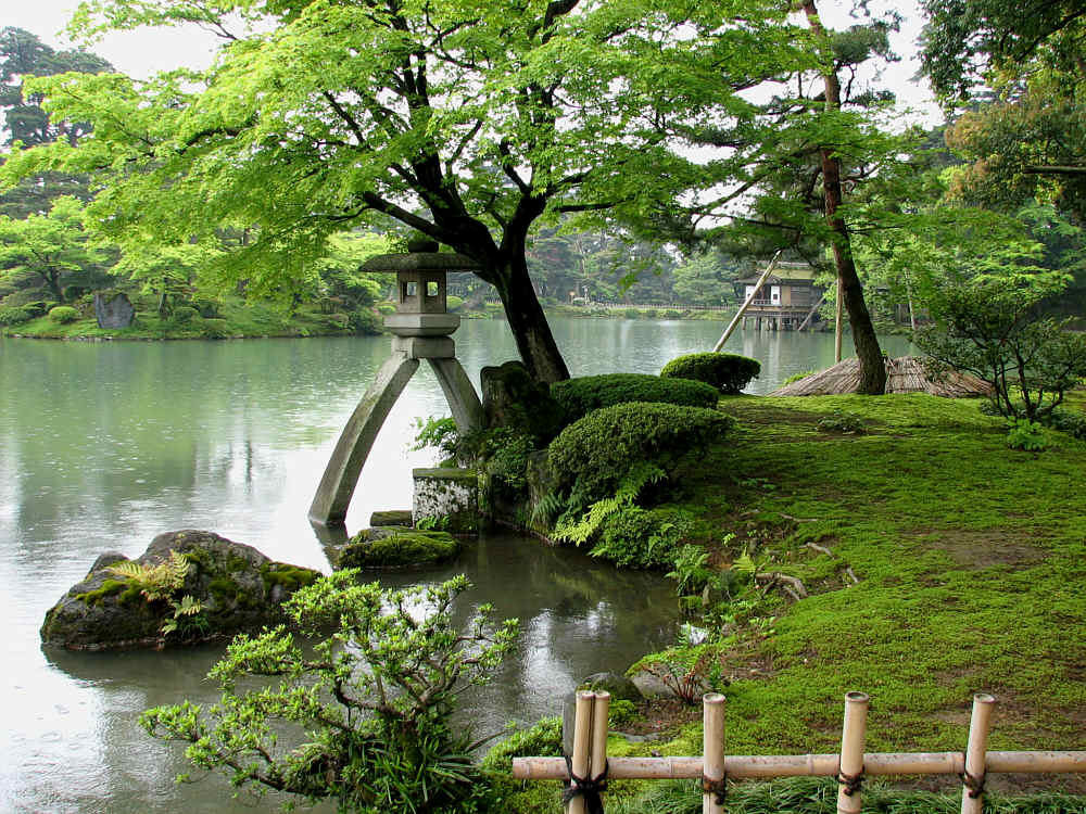 Kenrokuen-Garten im Regen - Kanazawa