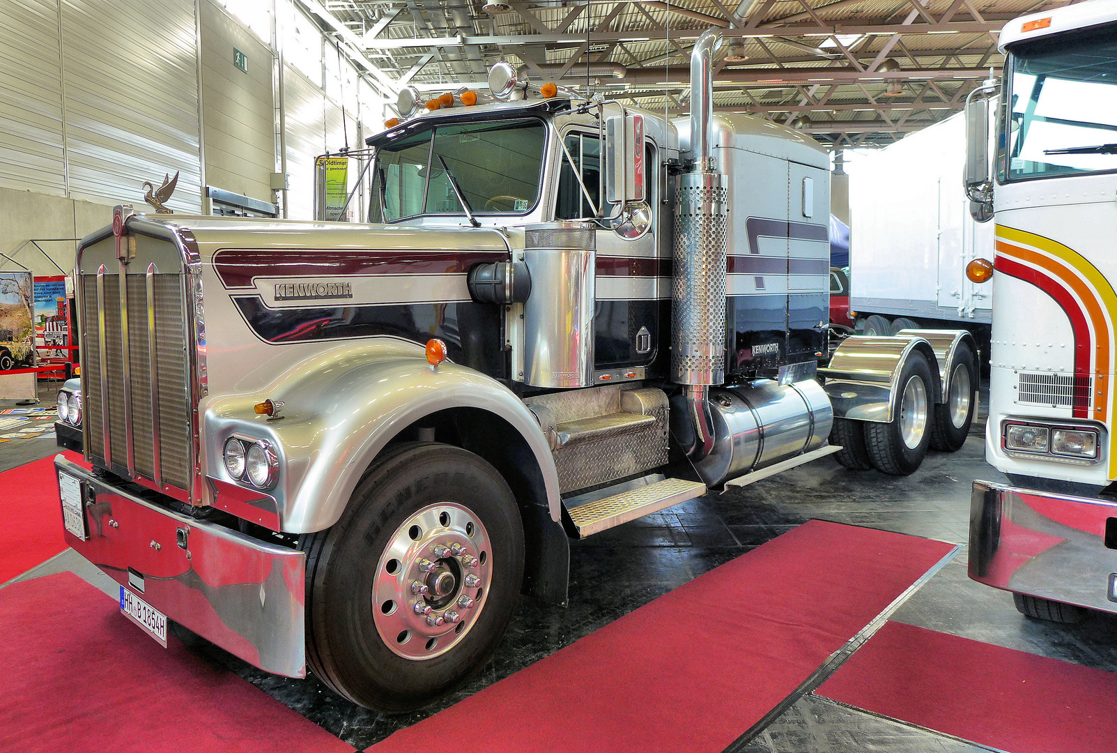 Kenworth W900A