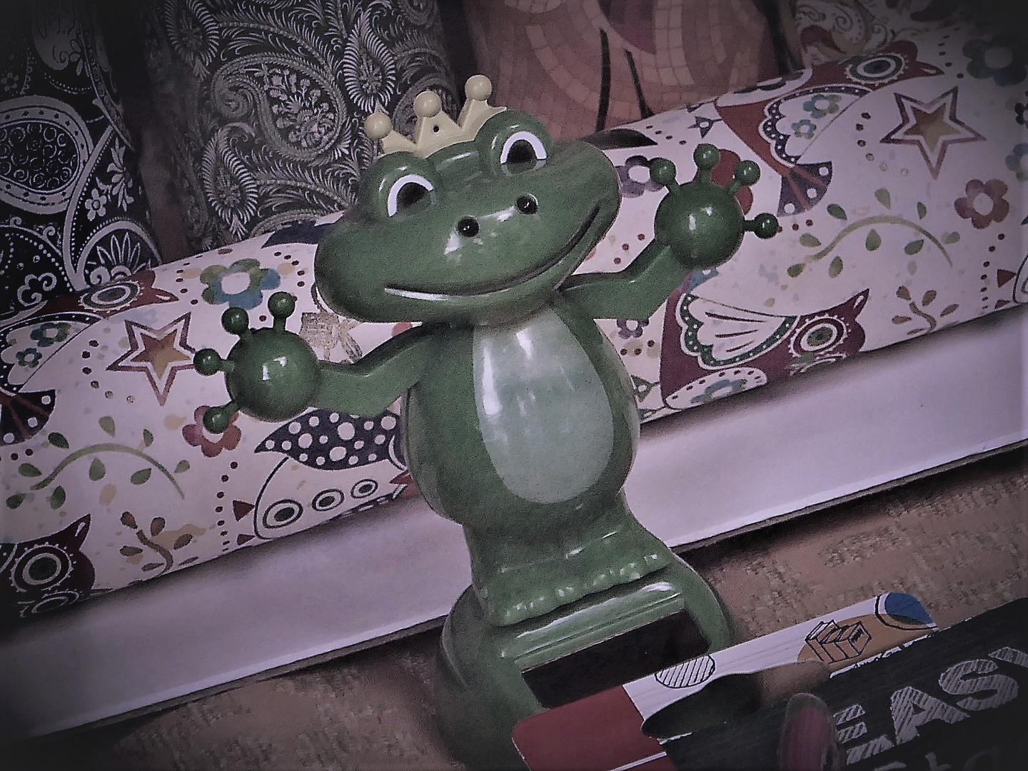 Kermit im Schaufenster Foto & Bild abstraktes, formen