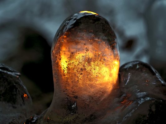 Kerzenlicht erhellt die Grotte! - La bougie éclaire "ma" grotte!