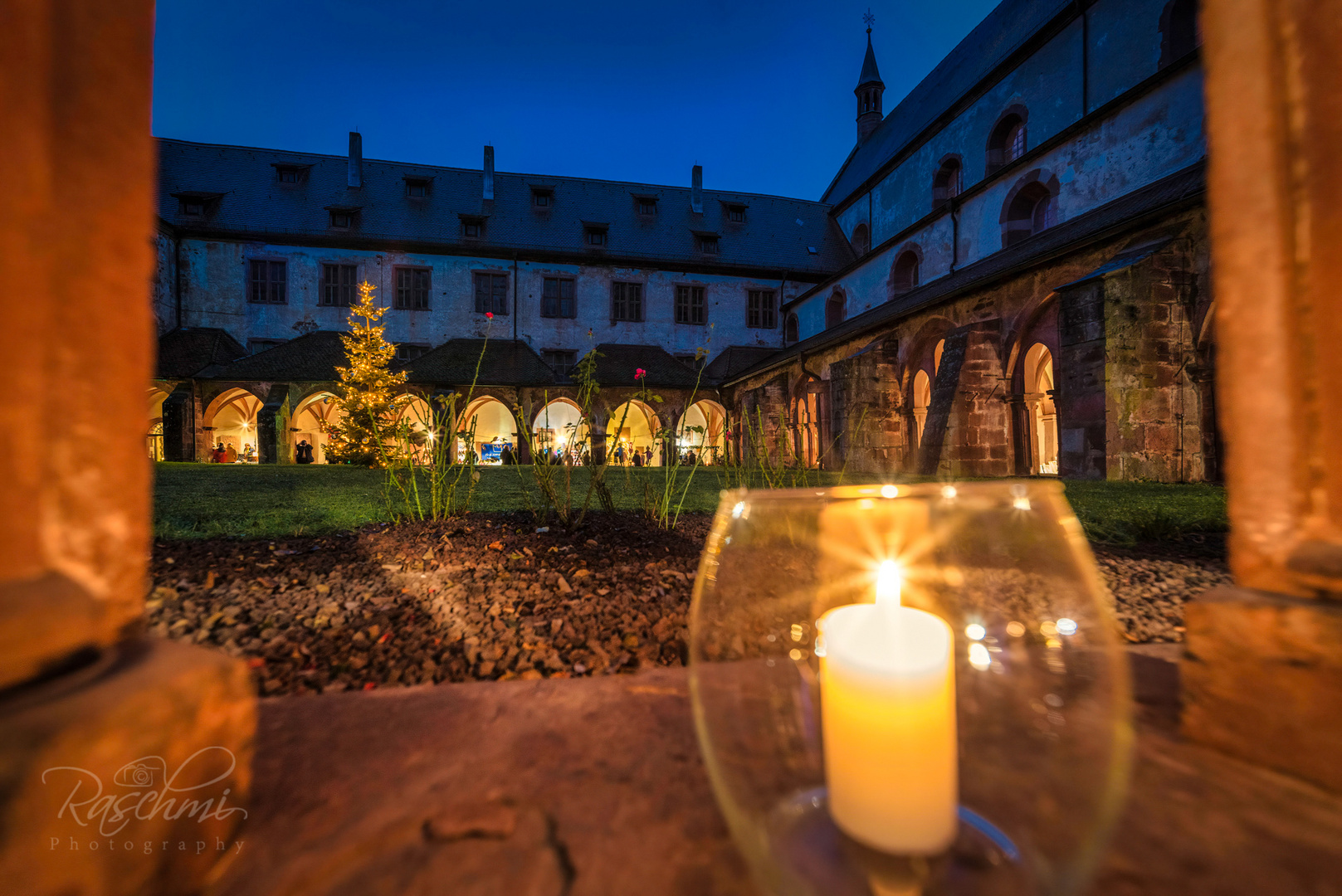 KERZENLICHT IM KLOSTER BRONNBACH