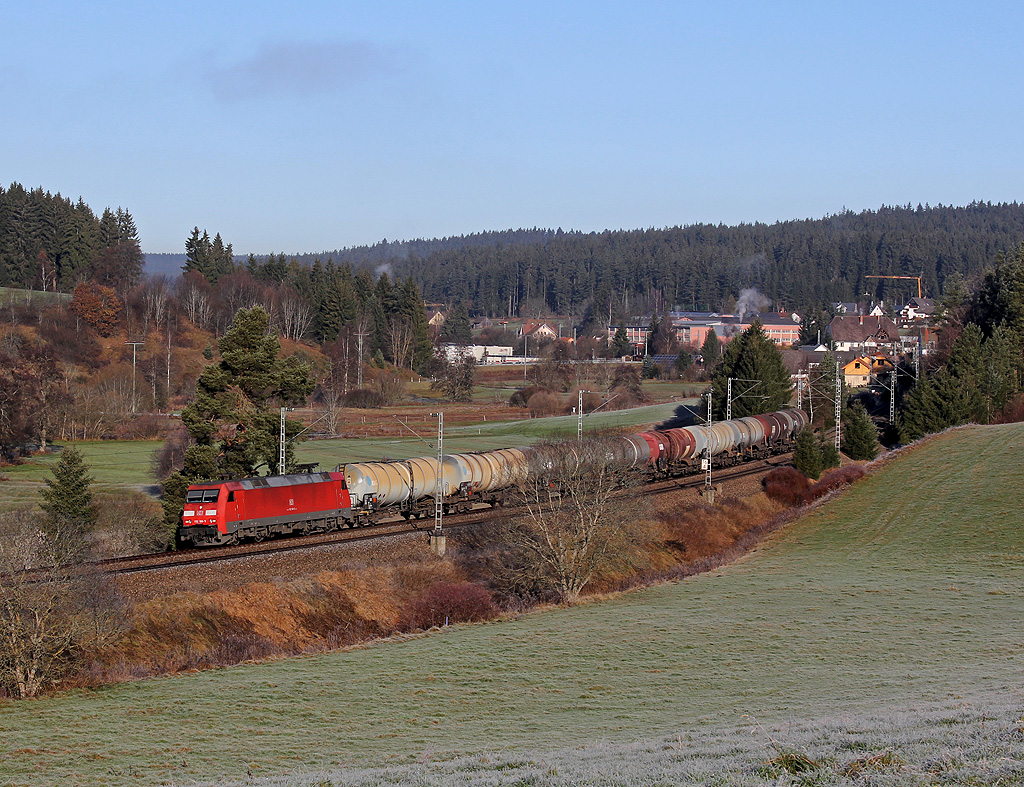 Kesselwagen im Morgenlicht